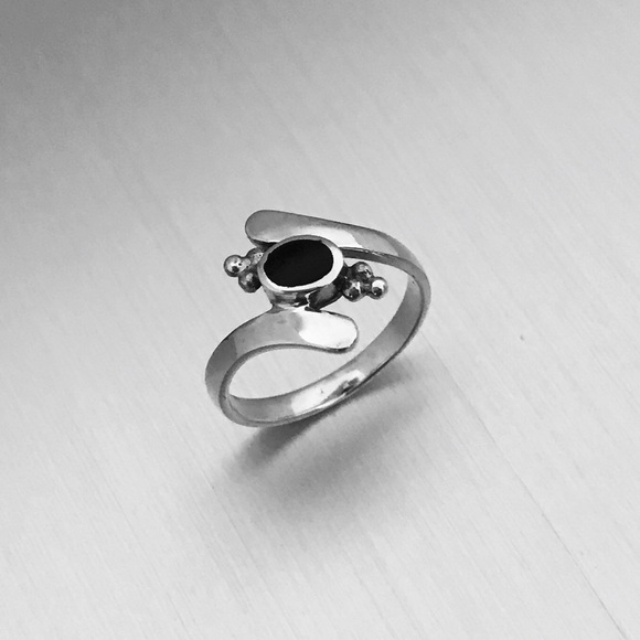 Sterling Silver Black Onyx Ring, Dainty Stone Rings, Solitaire Jewelry - Picture 4 of 8